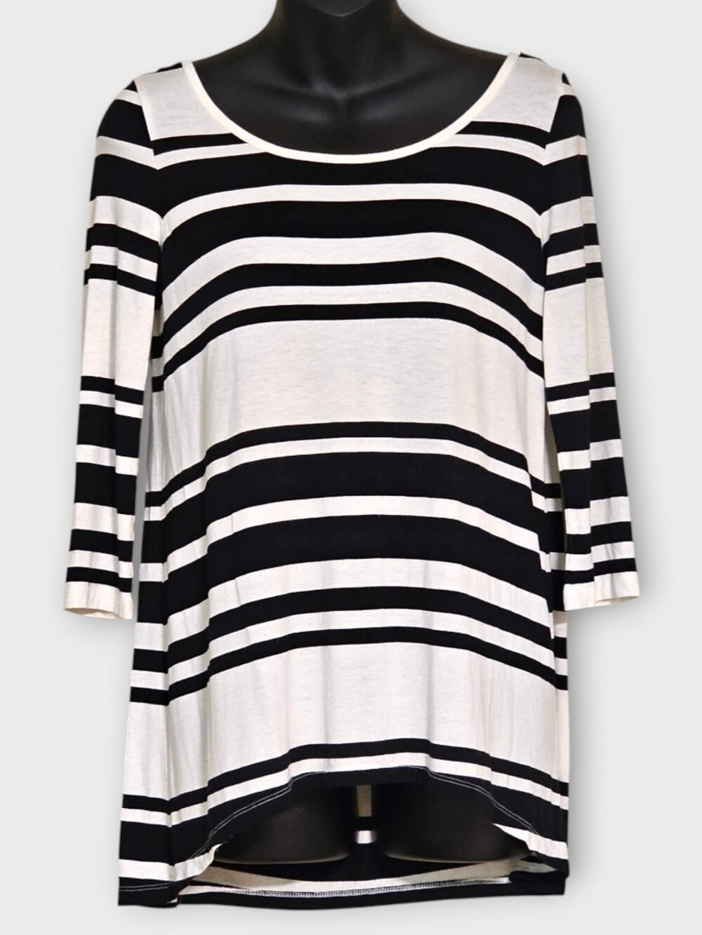 Mercer & Madison Top Womens S Black White Stripe Hi Lo 3/4 Sleeve Knit